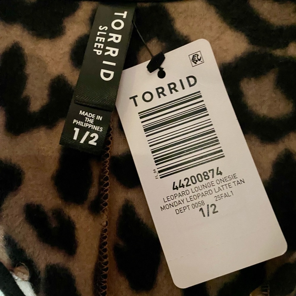 Torrid Leopard Print Onesie Pajamas Size 1/2X NWT! - Picture 11 of 12